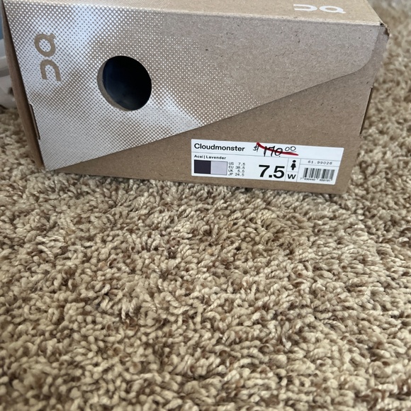 OC on cloud Cloudmaster running shoes - Picture 2 of 5